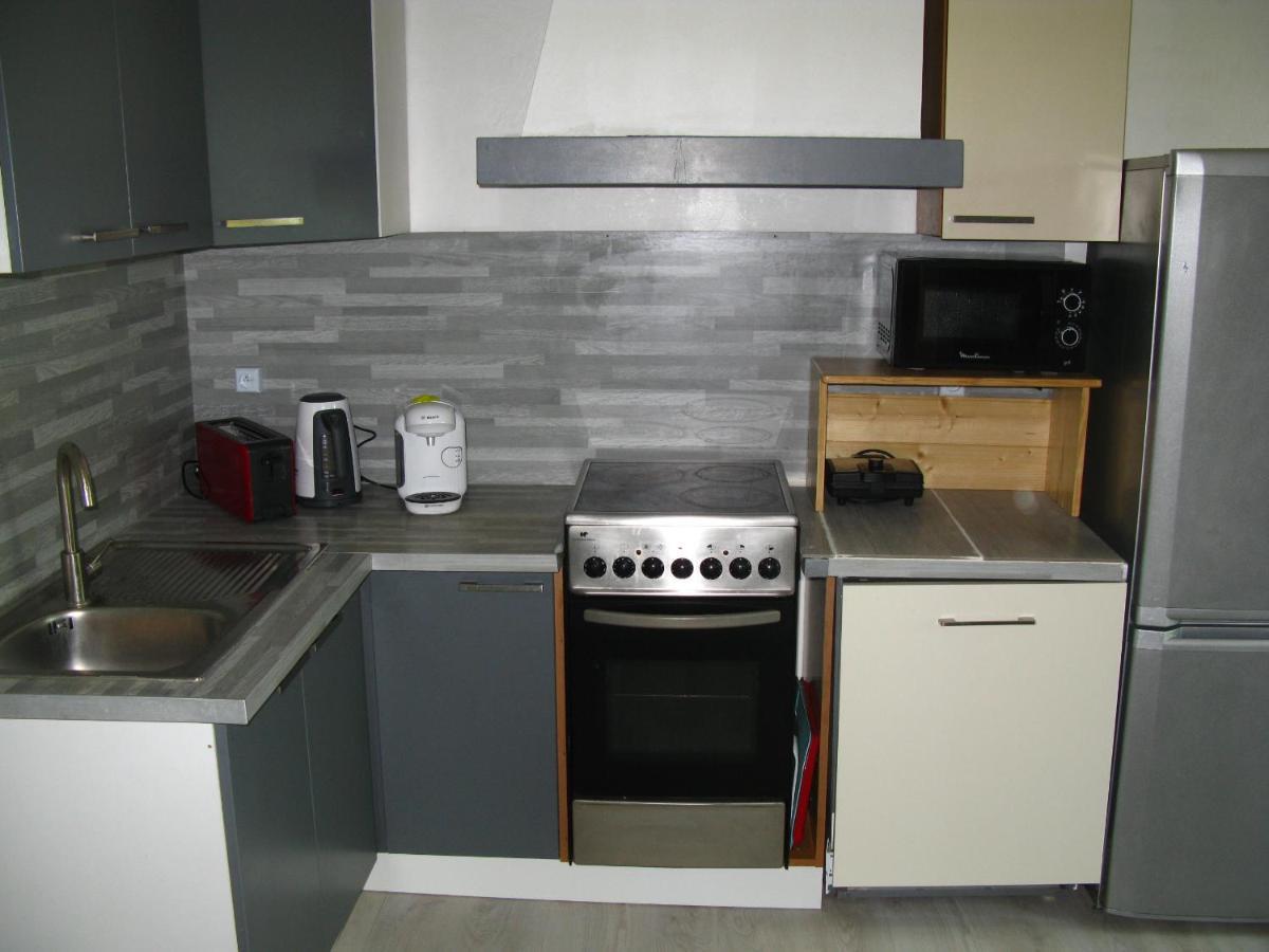 Location& Gites Sarrians Exterior photo