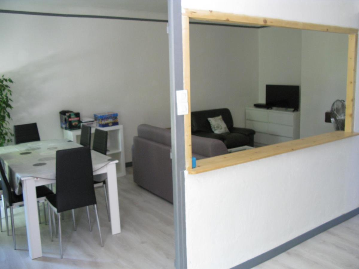 Location& Gites Sarrians Exterior photo